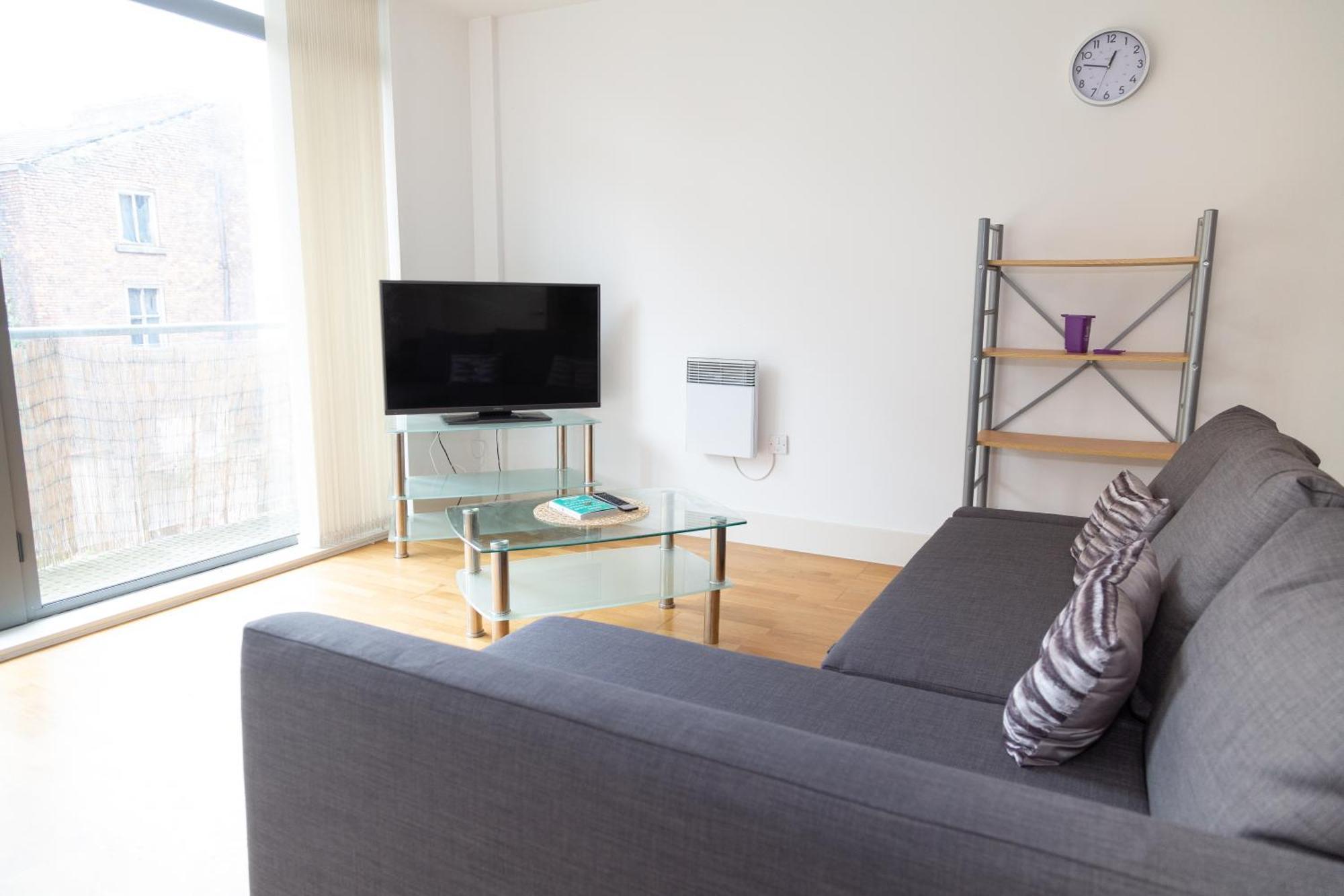 Serviced In Centre - Free Parking - Balcony - By Happy Days * Liverpool