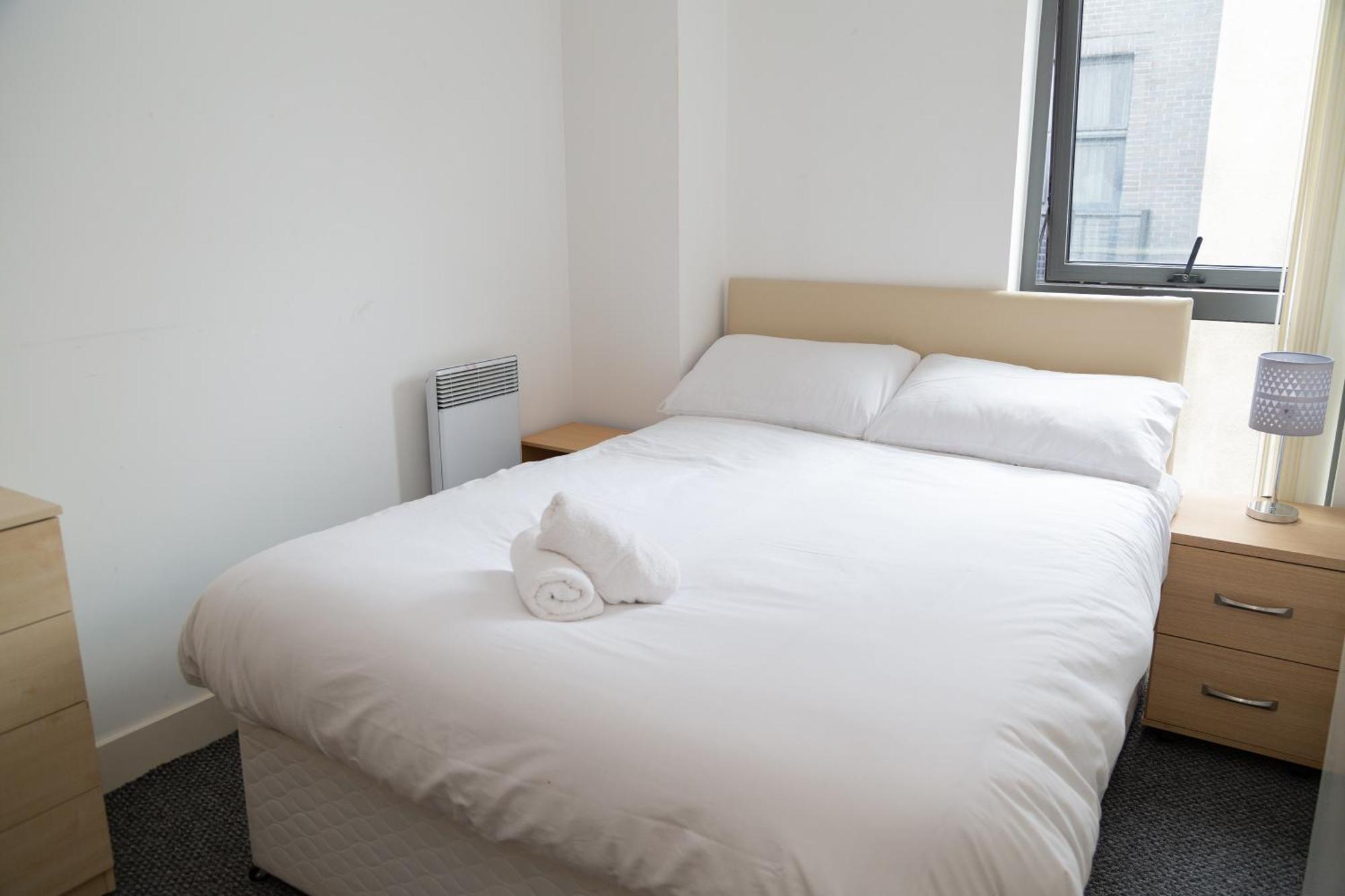 Serviced In Centre - Free Parking - Balcony - By Happy Days * Liverpool